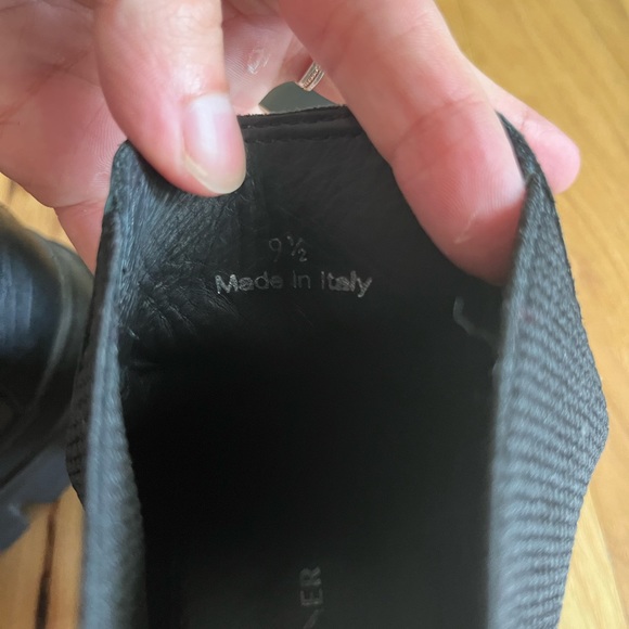 Donald Pliner lug sole chelsea boots - Picture 5 of 5